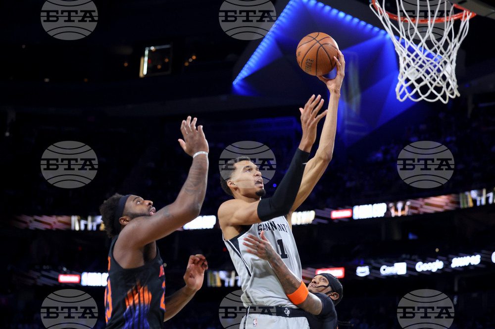 Knicks Spurs Basketball