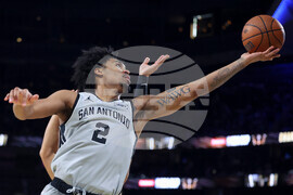 Knicks Spurs Basketball