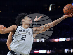 Knicks Spurs Basketball