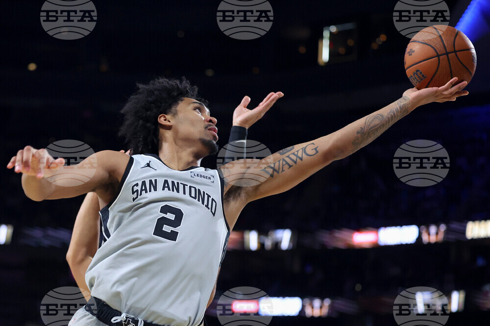 Knicks Spurs Basketball