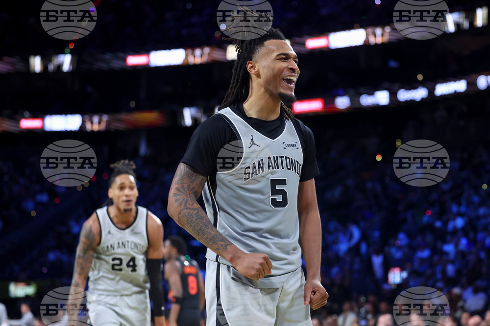 Knicks Spurs Basketball