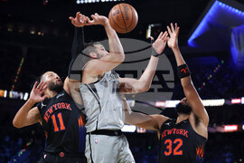 Knicks Spurs Basketball