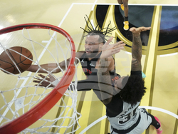 Knicks Spurts Basketball