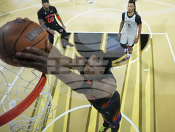 Knicks Spurs Basketball