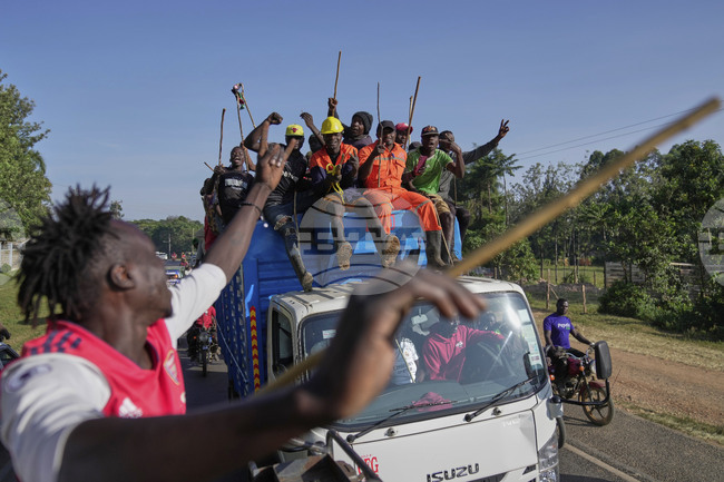 Kenya Bullfighting Photo Gallery