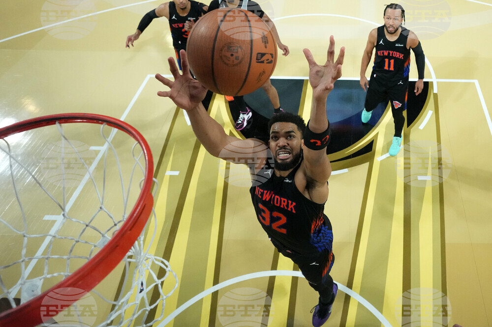 Knicks Spurs Basketball