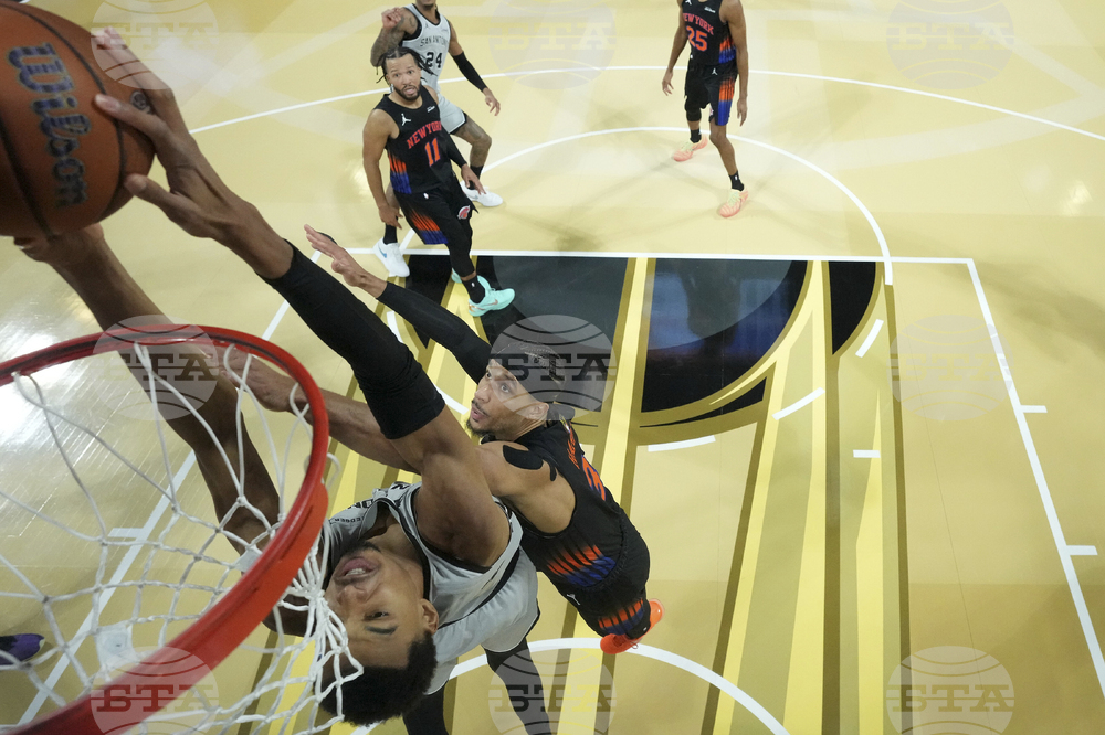 Knicks Spurs Basketball