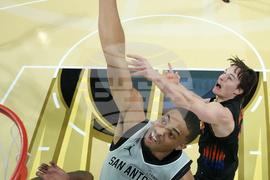 Knicks Spurs Basketball