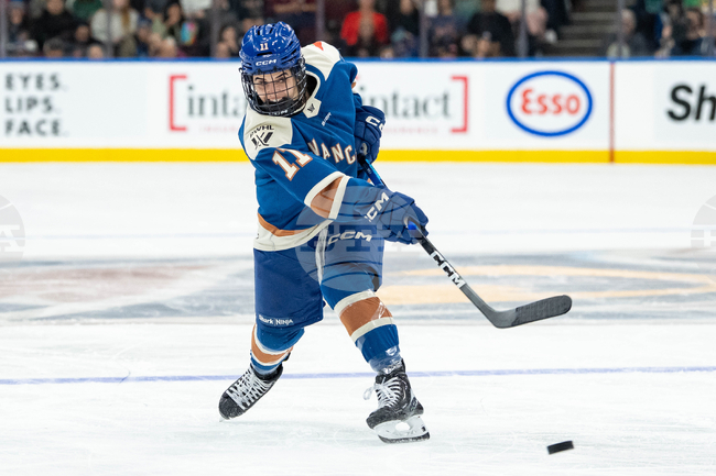 PWHL Charge Goldeneyes Hockey