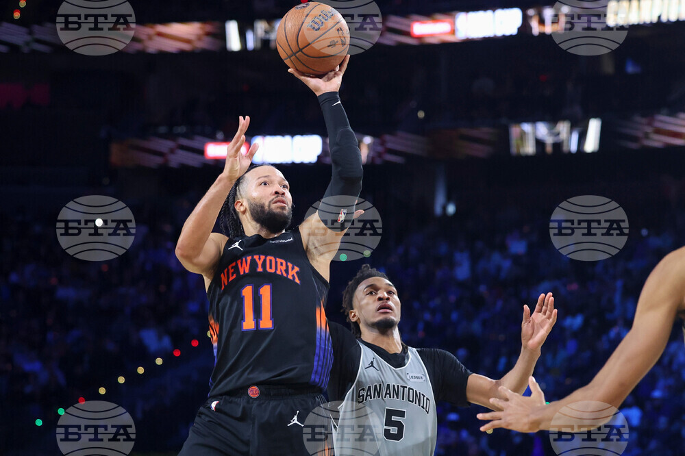 Knicks Spurs Basketball