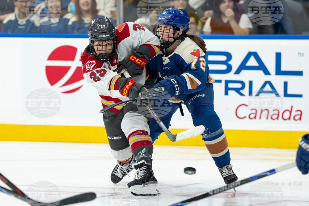 PWHL Charge Goldeneyes Hockey