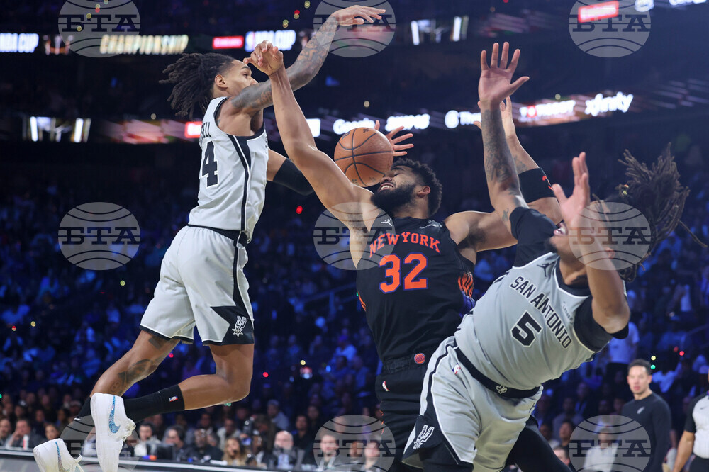 Knicks Spurs Basketball