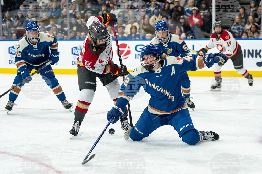 PWHL Charge Goldeneyes Hockey