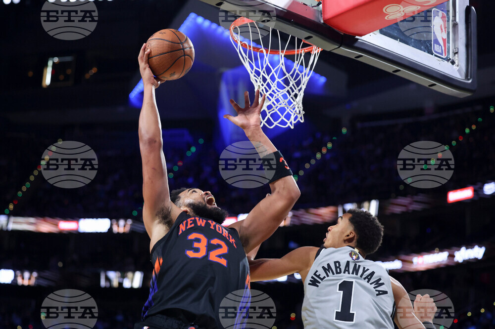 Knicks Spurs Basketball