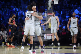 Knicks Spurs Basketball