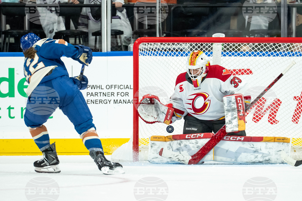 PWHL Charge Goldeneyes Hockey