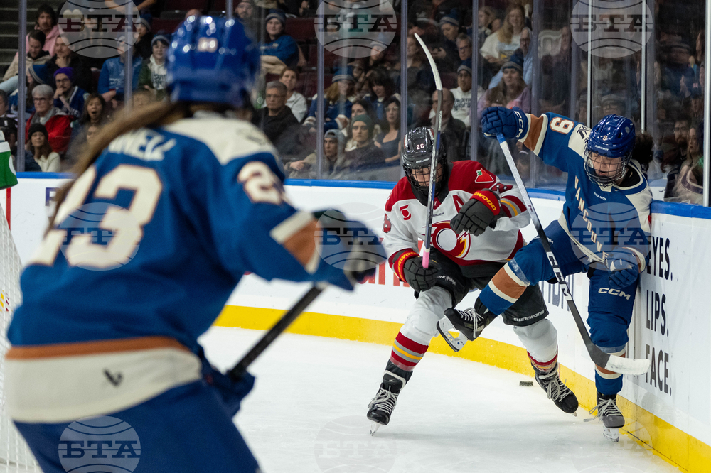 HKW PWHL Charge Goldeneyes 20251216