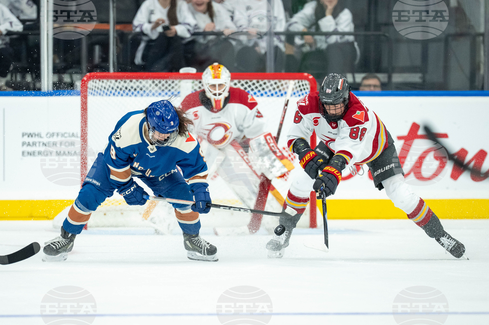 PWHL Charge Goldeneyes Hockey