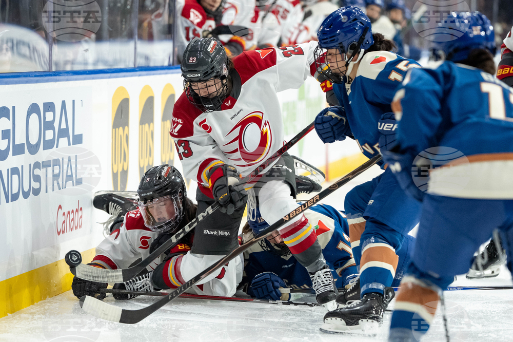 PWHL Charge Goldeneyes Hockey