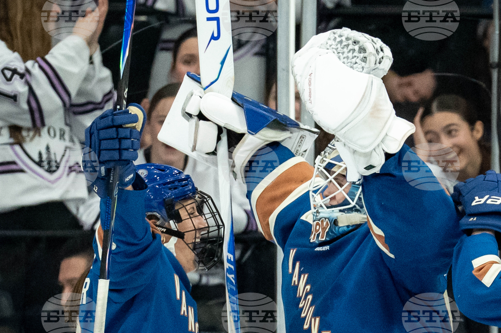 PWHL Charge Goldeneyes Hockey