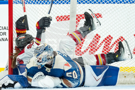 PWHL Charge Goldeneyes Hockey