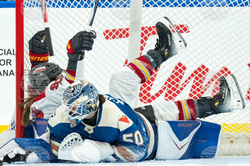 PWHL Charge Goldeneyes Hockey