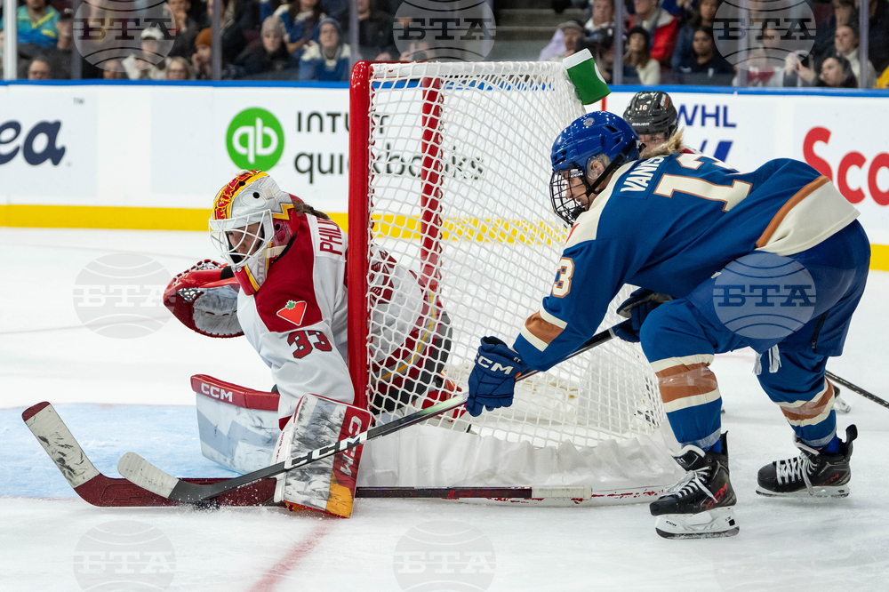 PWHL Charge Goldeneyes Hockey