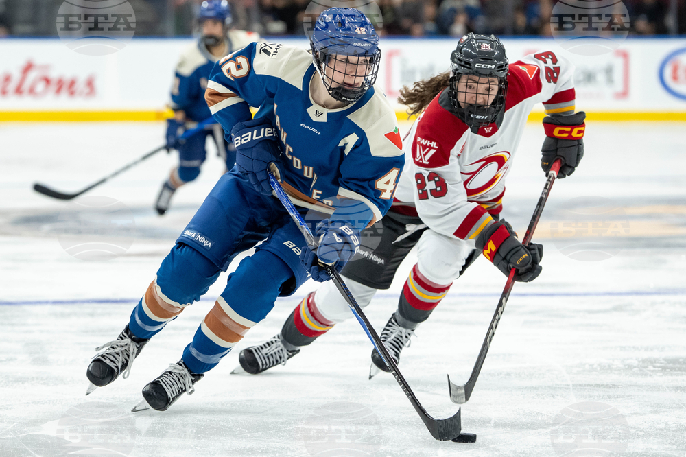 PWHL Charge Goldeneyes Hockey