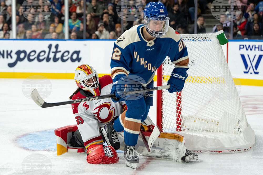 PWHL Charge Goldeneyes Hockey