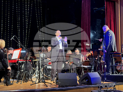 Казанлък - Васил Петров - 30 години на сцена