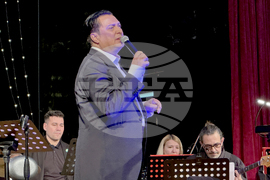 Казанлък - Васил Петров - 30 години на сцена