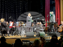 Казанлък - Васил Петров - 30 години на сцена