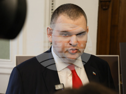 Народно събрание - Делян Пеевски - изявление - кабинет
