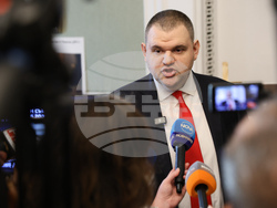 Народно събрание - Делян Пеевски - изявление - кабинет