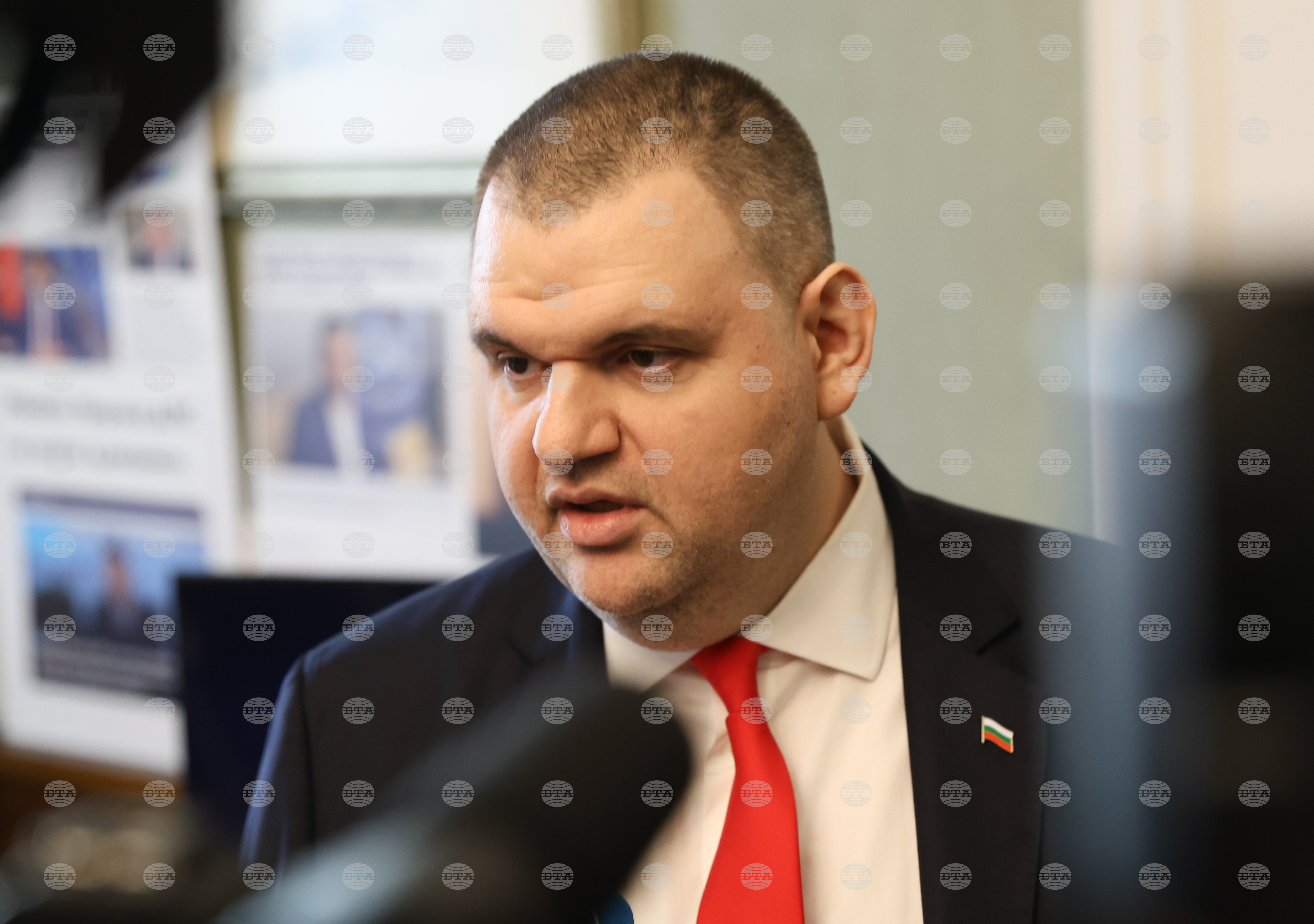 Делян Пеевски поиска специализираната комисия да прецени дали все още има необходимост от охраната му