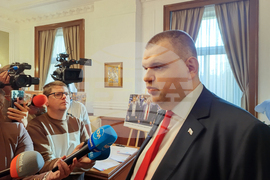 Народно събрание - Делян Пеевски - изявление - кабинет