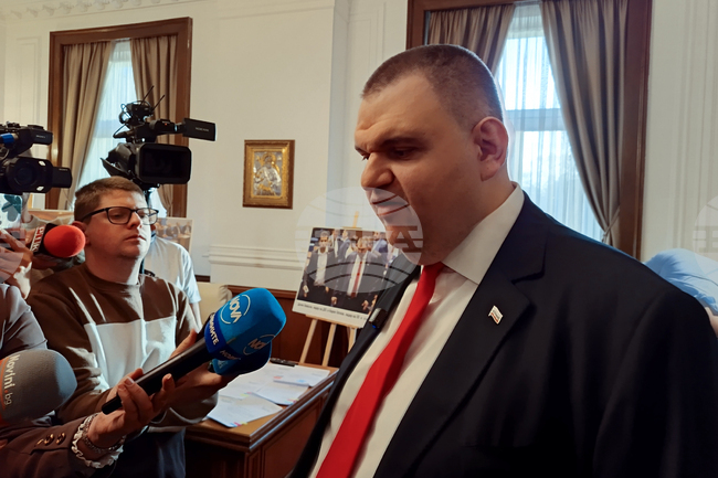 Днес ще подам искане до комисията да преценят дали има нужда от моята охрана, каза Делян Пеевски