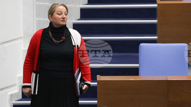 Удължителният бюджет най-вероятно ще бъде приет още днес, от ГЕРБ подкрепихме и предложението на БСП да се разгледа и редовният бюджет, каза Деница Сачева