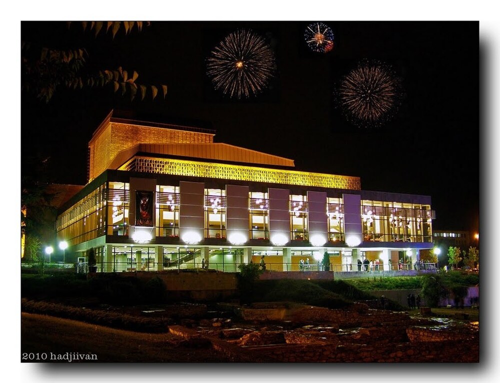 Държавна опера – Стара Загора подготвя "Koледен концерт" с диригент Славил Димитров 