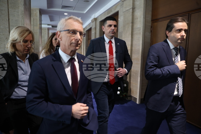 Очевидно управляващата коалиция се уплаши от протеста и гласува в обратна посока, каза Ивайло Мирчев за отказа да се обсъжда проектобюджетът за 2026 г.