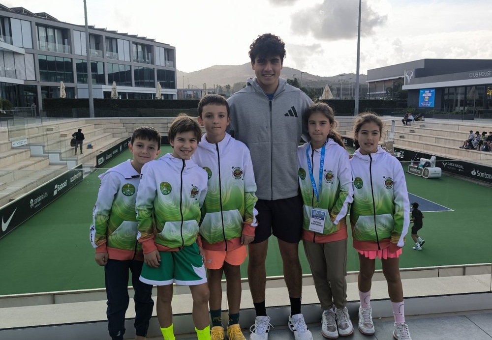Иван Иванов подкрепи младите таланти на ТК Супер Спорт на Световното отборно първенство по тенис до 10 и до 12 години в Академията на Рафаел Надал