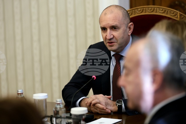 Трети ден консултации при президента: Бюджетът и промени в Изборния кодекс бяха основни теми на разговорите с БСП и ИТН 