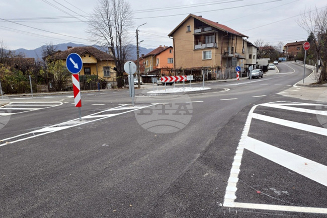Община Вършец ремонтира три улици и изгради кръгово кръстовище по Инвестиционната програма за общините
