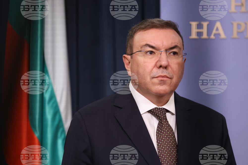 Гюров е ярко политическо лице, към момента няма депозирана оставка на Делян Добрев, каза Костадин Ангелов от ГЕРБ