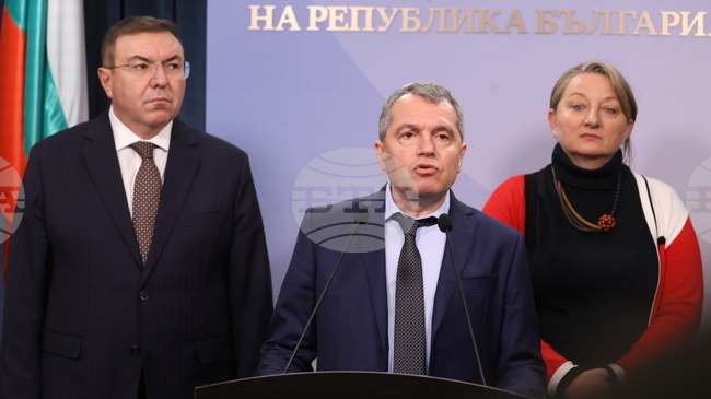 ГЕРБ-СДС и „Има такъв народ“ в пленарната зала ще подкрепят единствено закона за удължителния бюджет за 2026 г, обявиха от двете политически сили