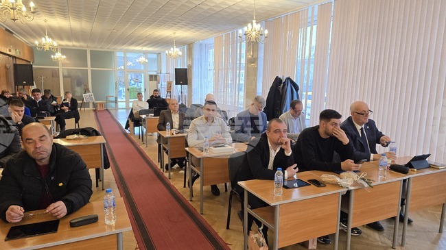 Общинските съветници в Червен бряг промениха наредбата за определянето и администрирането на местните такси и цени на услуги 