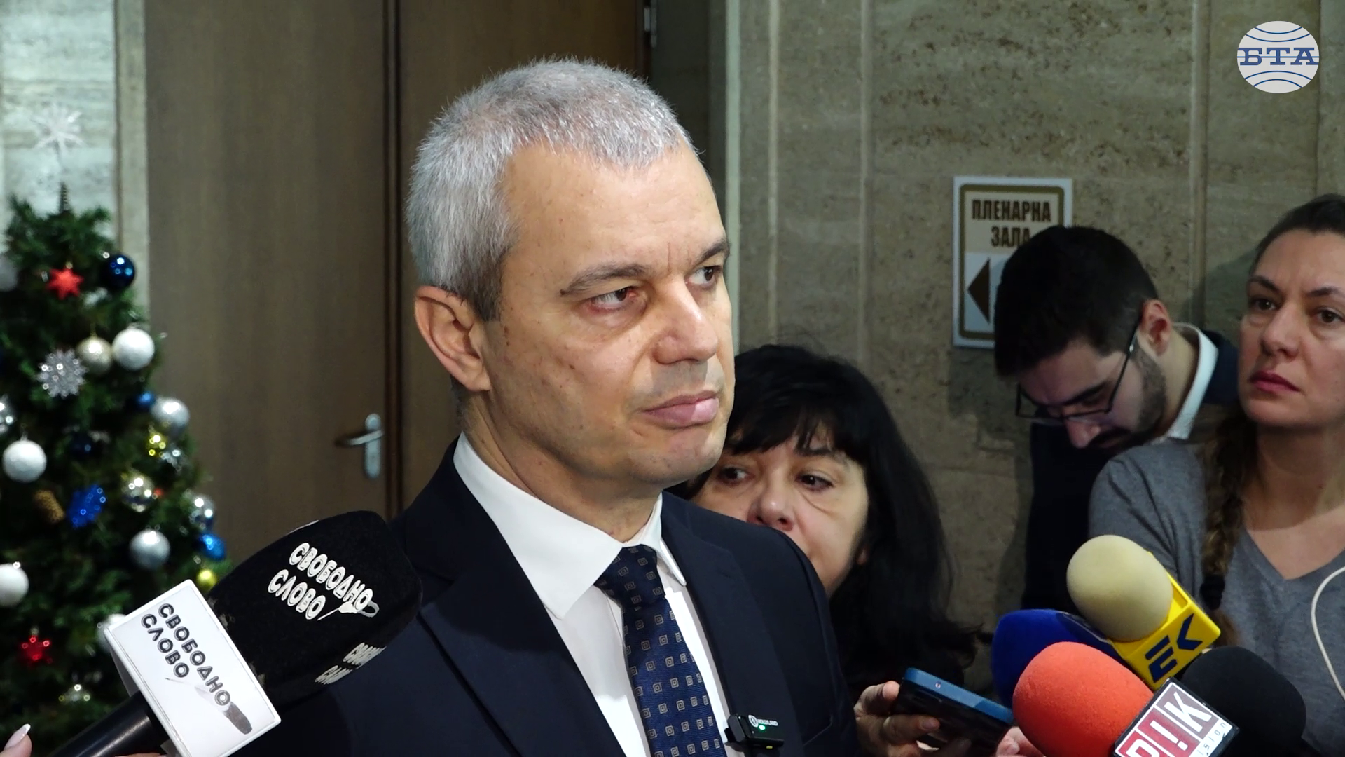 Считаме, че бюджет трябва да има и той трябва да бъде нов, а не удължителен, заяви лидерът на „Възраждане“ Костадин Костадинов