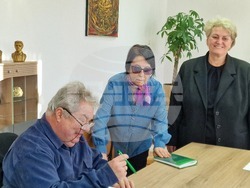 Шумен - Областна администрация - среща на областния управител Катя Иванова с журналисти