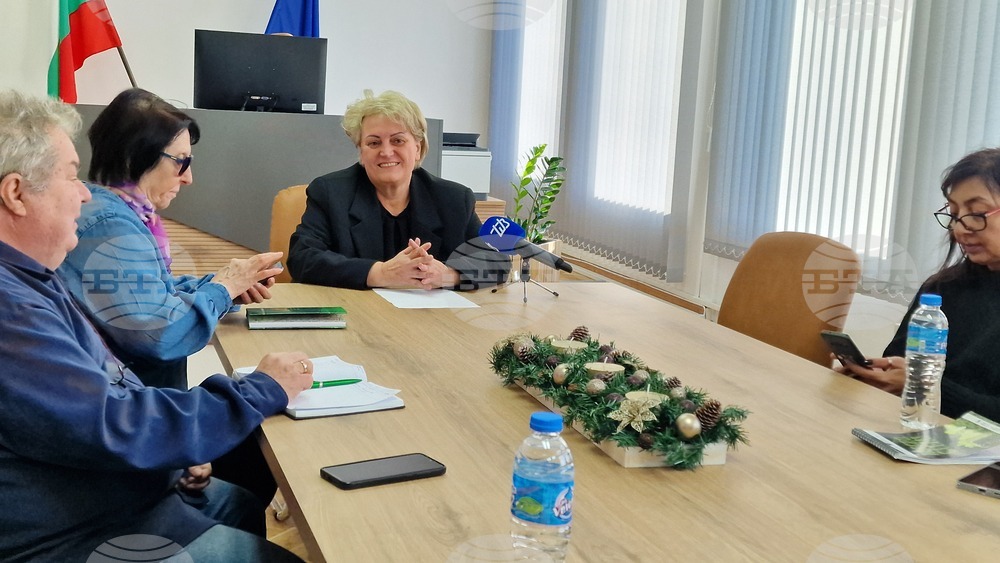 Шумен - Областна администрация - среща на областния управител Катя Иванова с журналисти