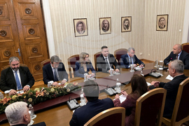 Президентство - „Има такъв народ" - консултации